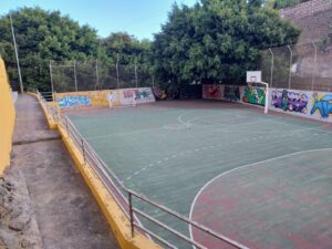 DEPORTES ACOMETE LA LIMPIEZA DE LAS CANCHAS SITUADAS JUNTO A LA ESCUELA DE MÚSICA
